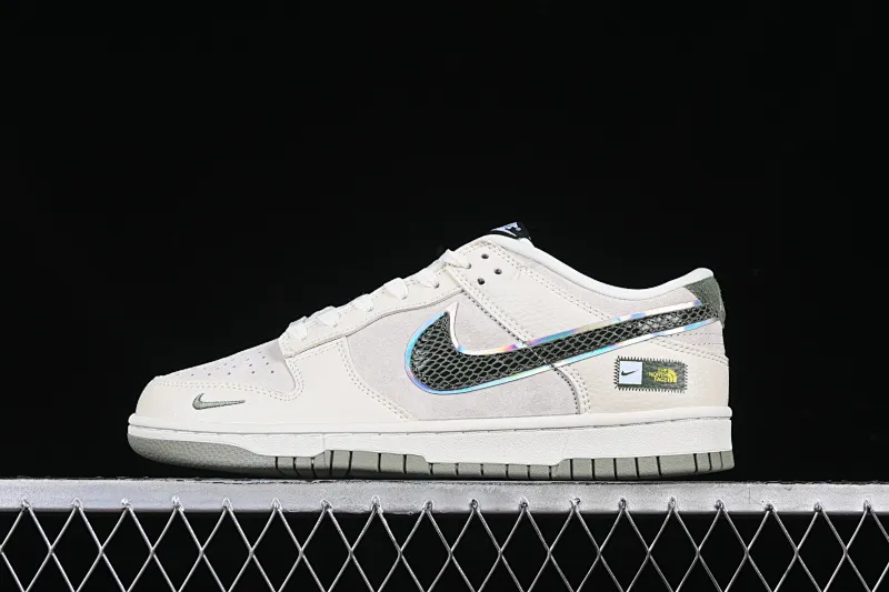 All Categories Nk SB Dunk Series Nk SB Dunk Low High-end Customized Low-top Sneakers Nk SB Dunk Low Northern Year of the Snake Series Pig Eight Green Hook Anniversary High-end Customized Low-top Casual Sneakers KK1333-025